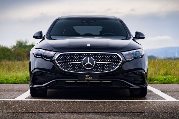 vip service vujin limousine luxury transports private chauffeur service eclass image gallery 7