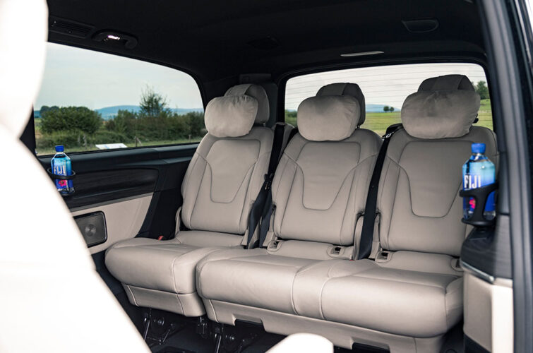 vip service vujin limousine luxury transports private chauffeur service v class image gallery 6