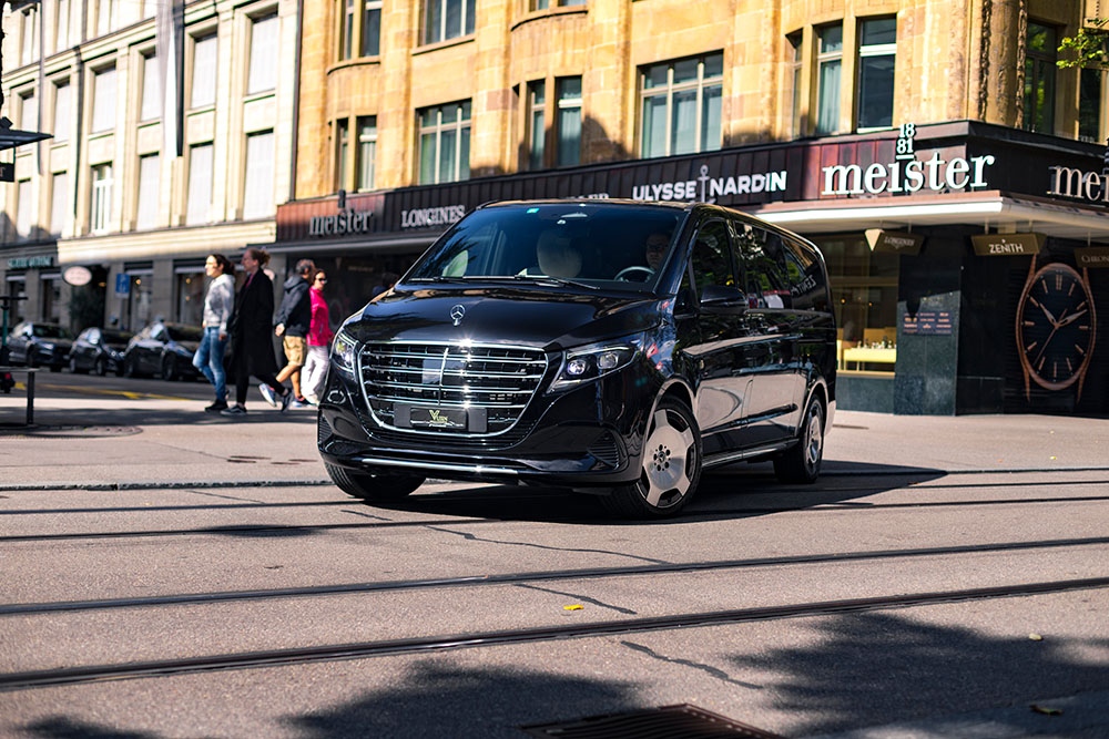 vip service vujin limousine luxury transports private chauffeur service luxury service v class